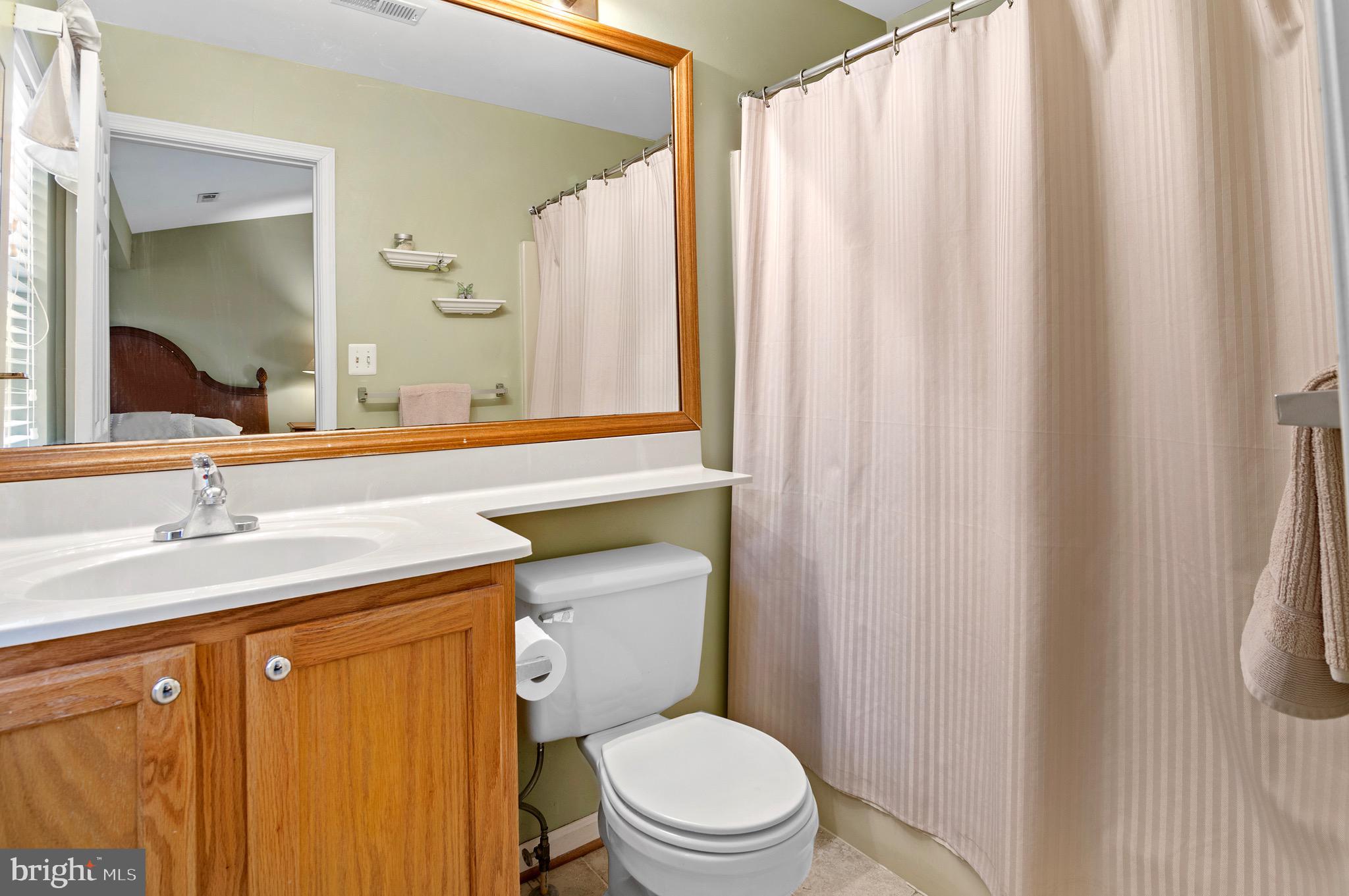 CONSTANT FRIENDSHIP - Residential