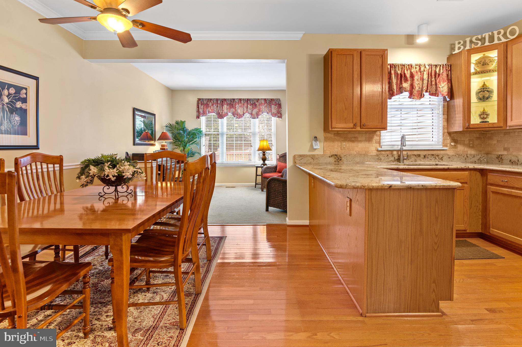 CONSTANT FRIENDSHIP - Residential