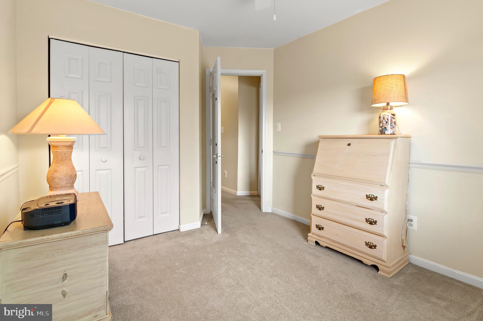 CONSTANT FRIENDSHIP - Residential