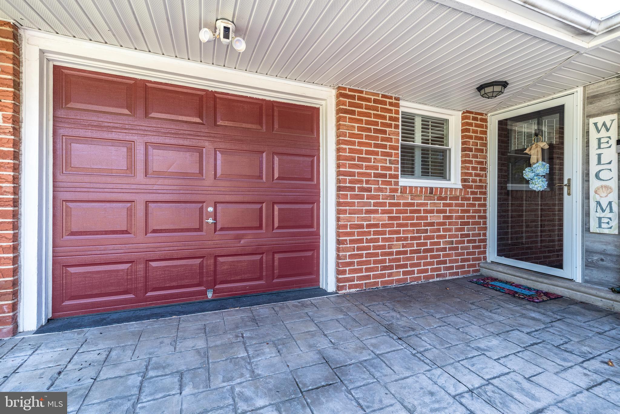 608 ORIOLE LANE