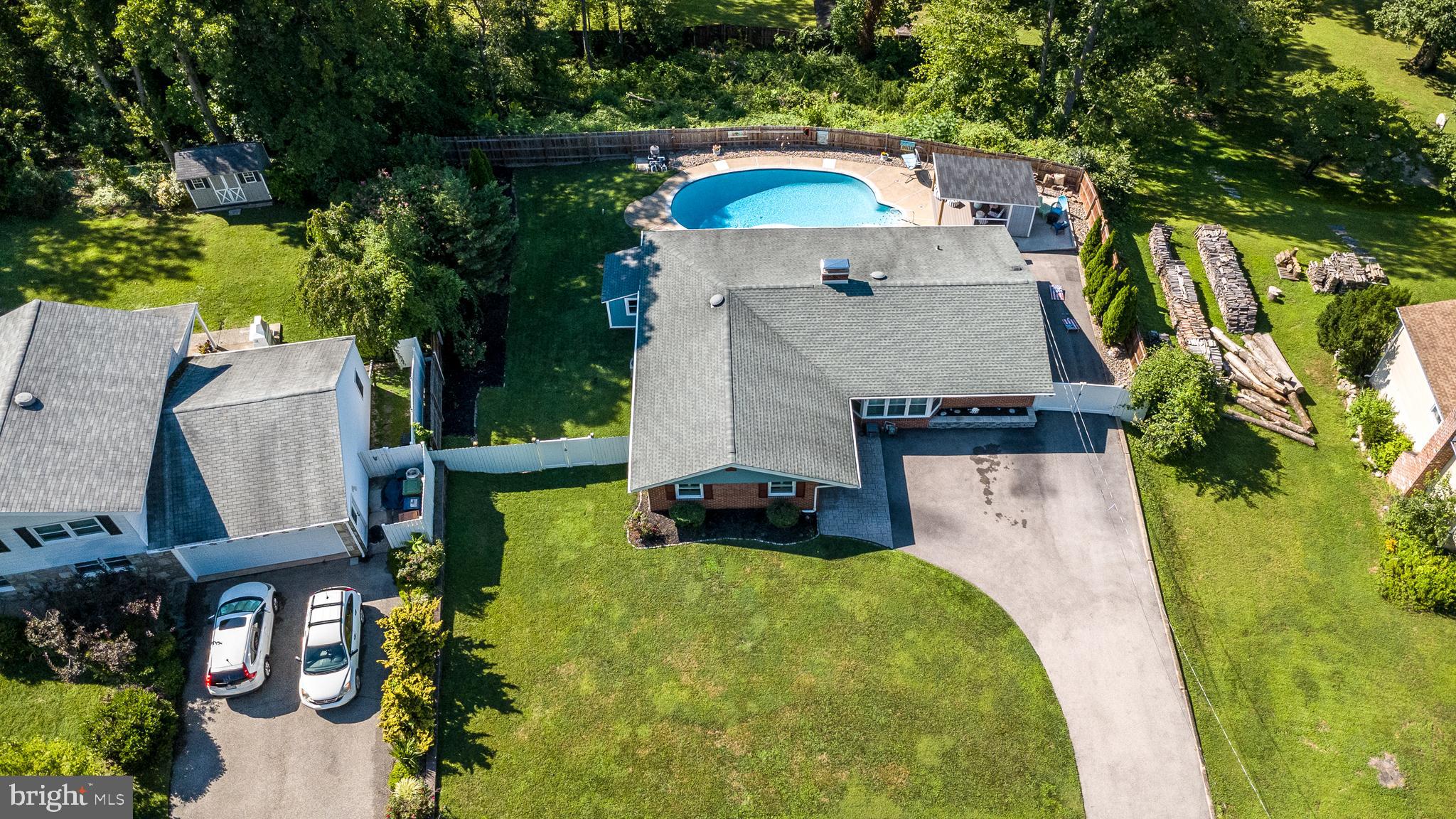 608 ORIOLE LANE
