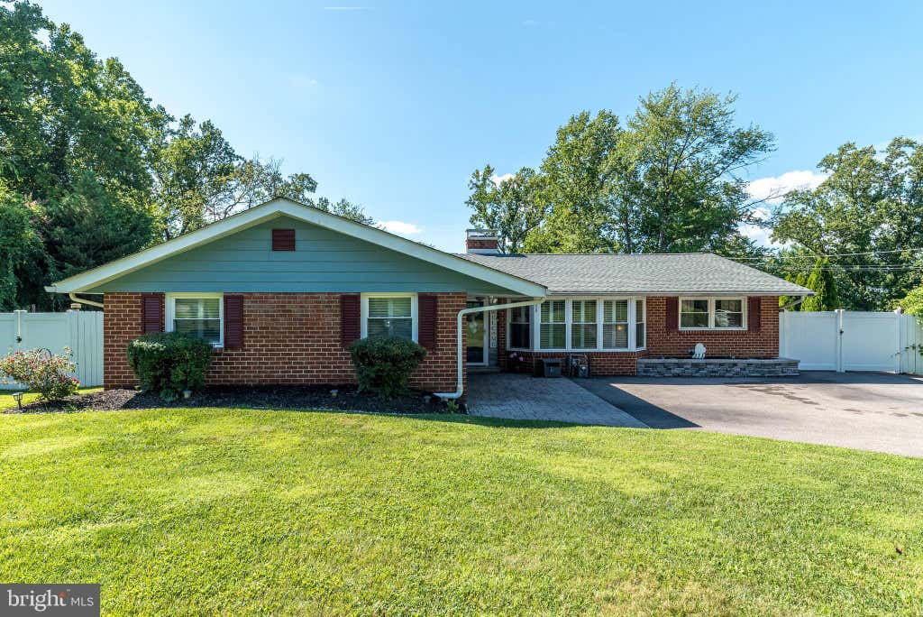 Photo of 608 Oriole Lane, DRESHER, PA 19025 (MLS # PAMC2190086)