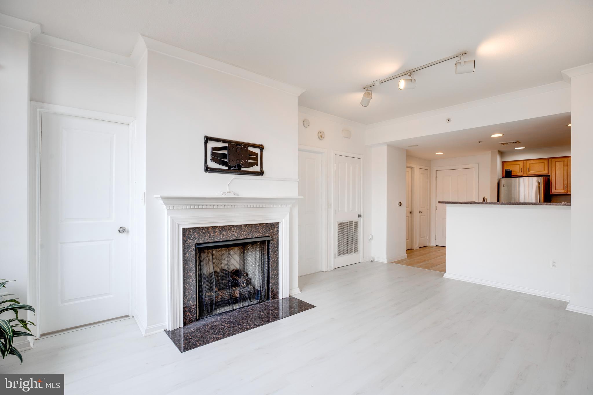 ELAN AT EAST MARKET - Residential