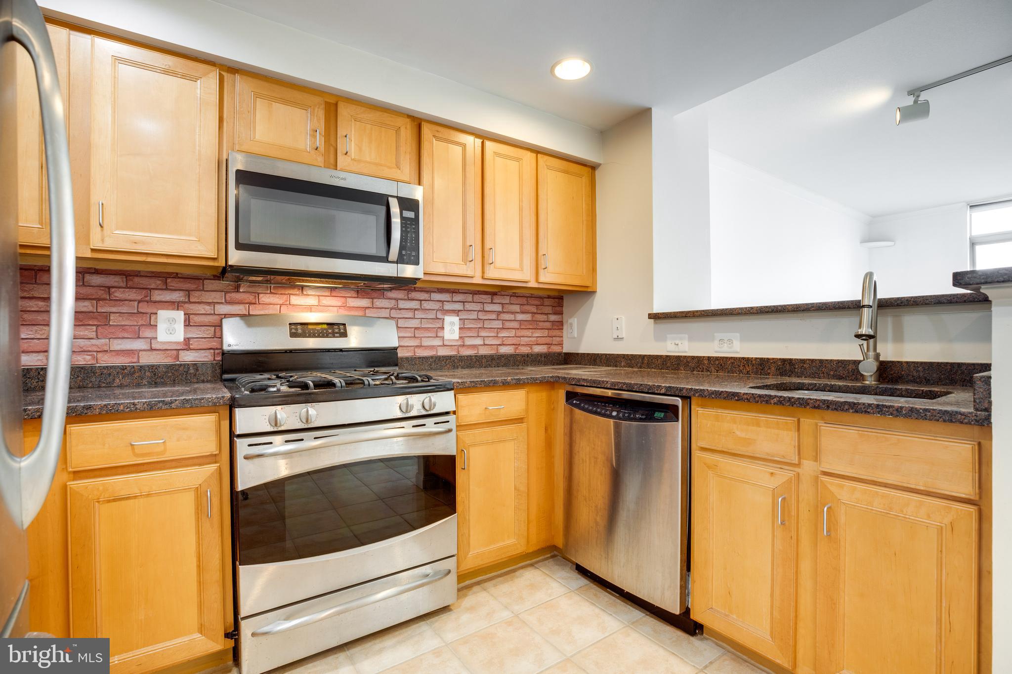 ELAN AT EAST MARKET - Residential