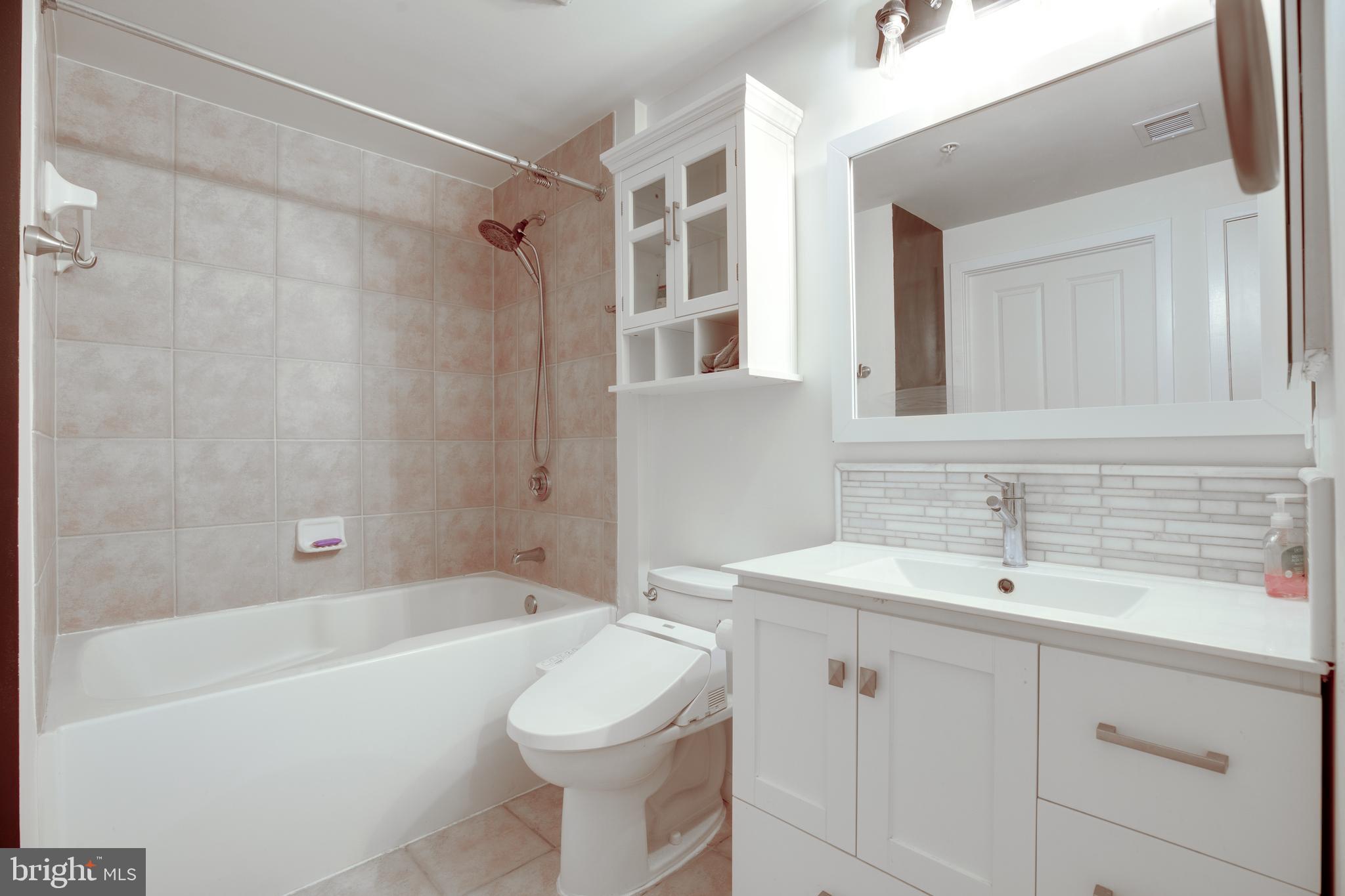 ELAN AT EAST MARKET - Residential