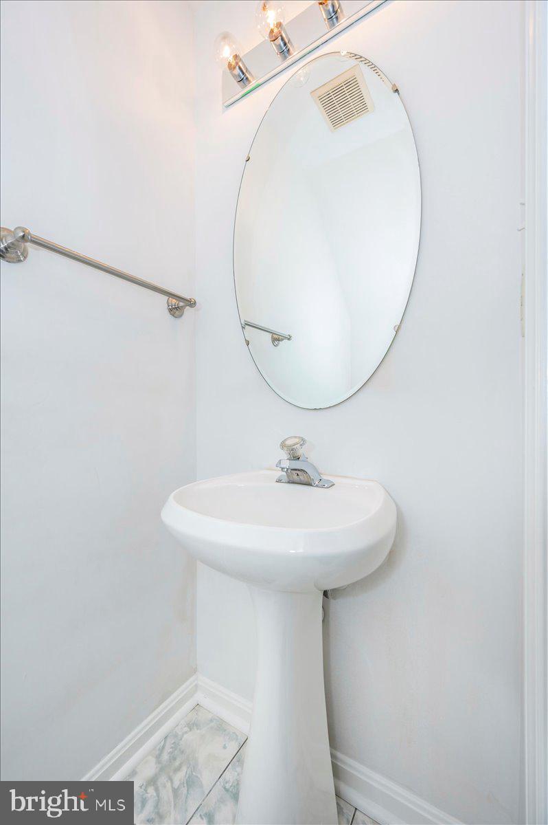 TINKERS CREEK - Residential