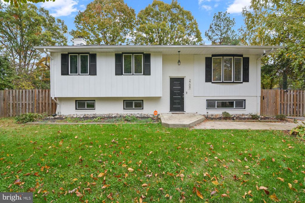 Photo of 2709 Parkview Drive, RIVA, MD 21140 (MLS # MDAA2130088)