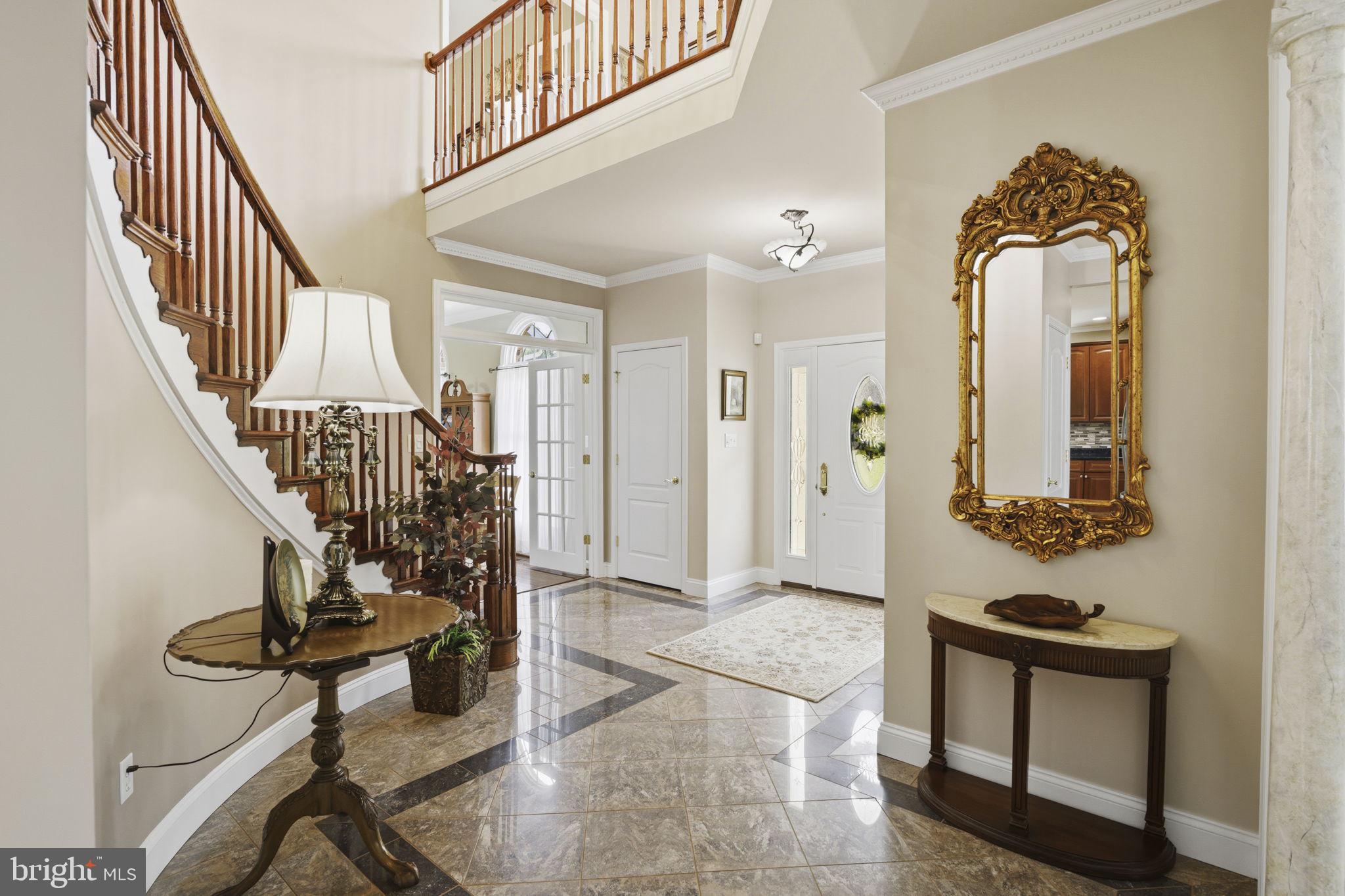 702 GLEN COURT