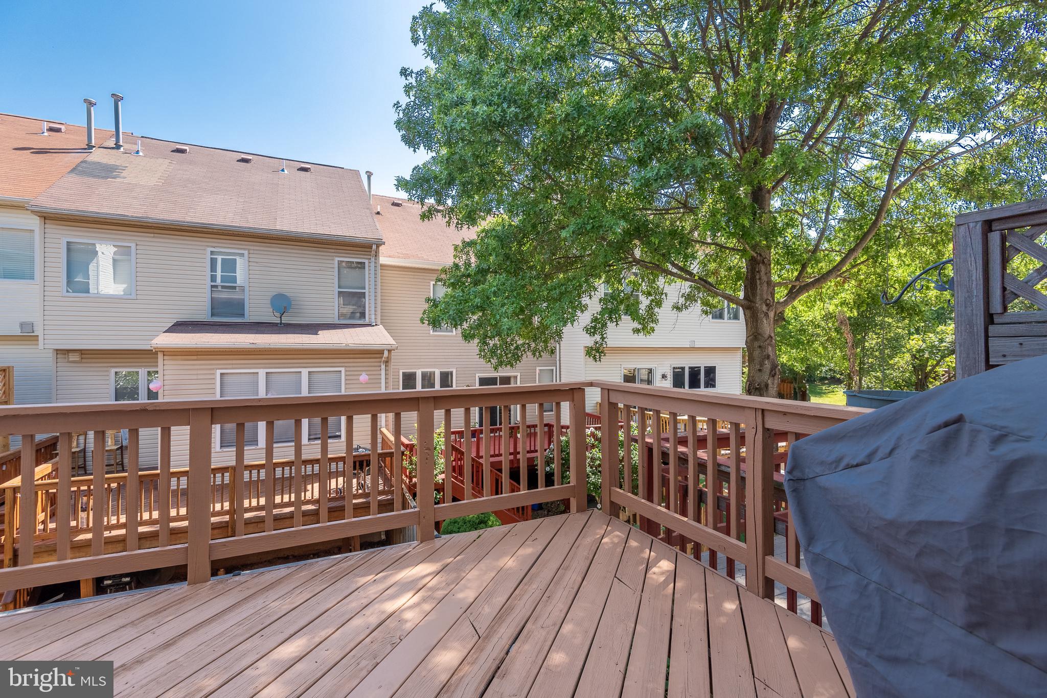 LIFESTYLE AT SULLY STATION - Residential