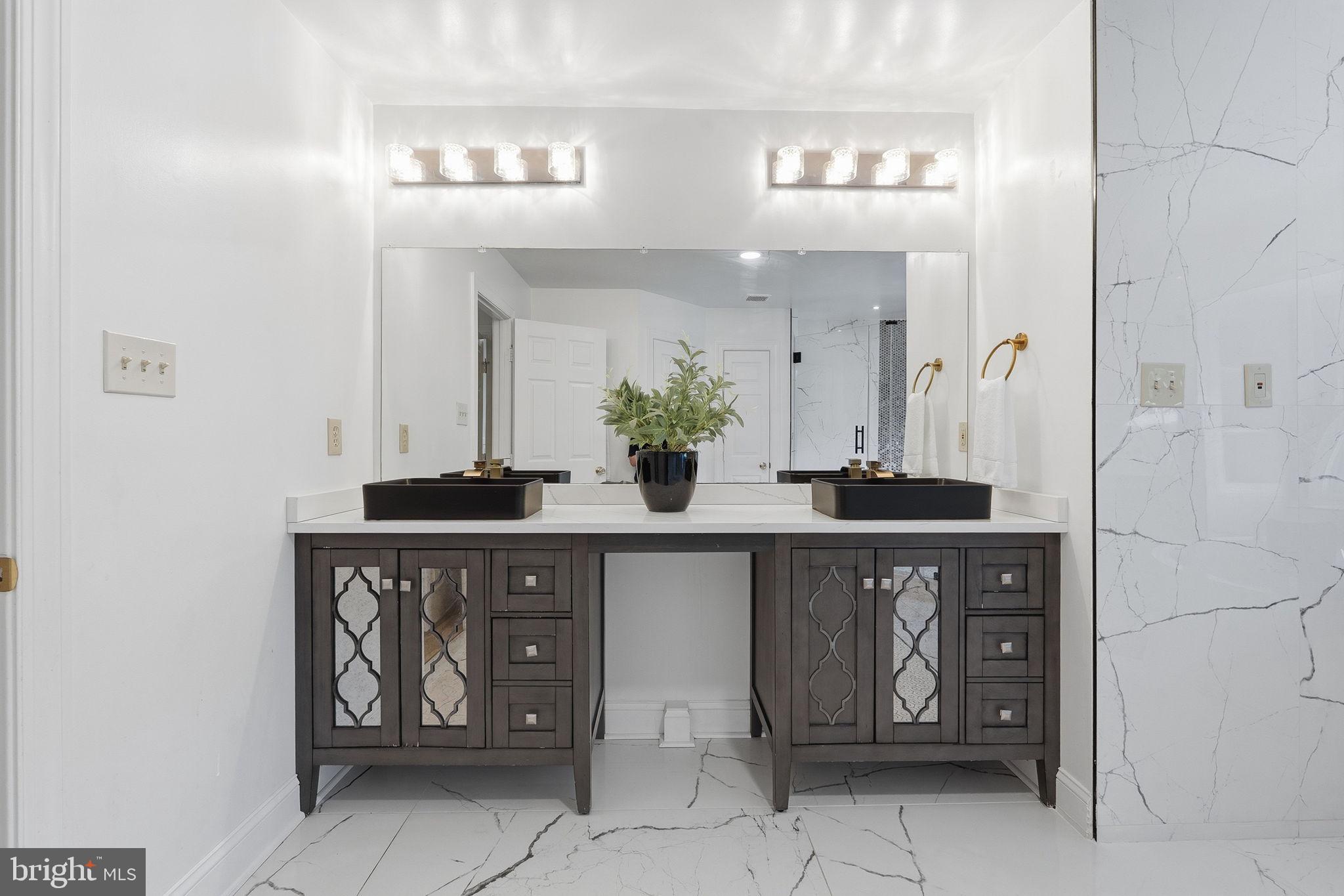 HICKORY CREEK ESTATES - Residential