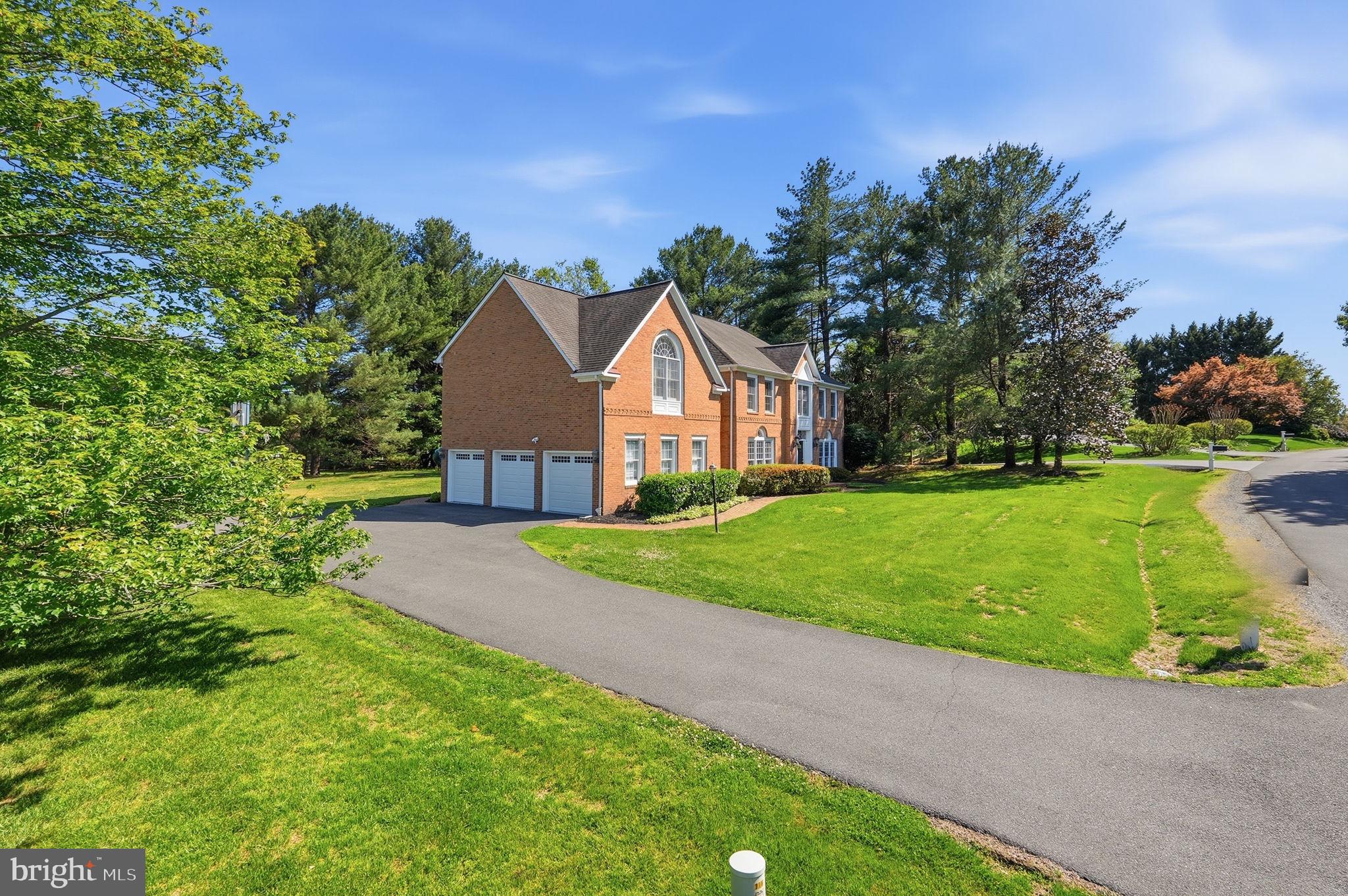 HICKORY CREEK ESTATES - Residential
