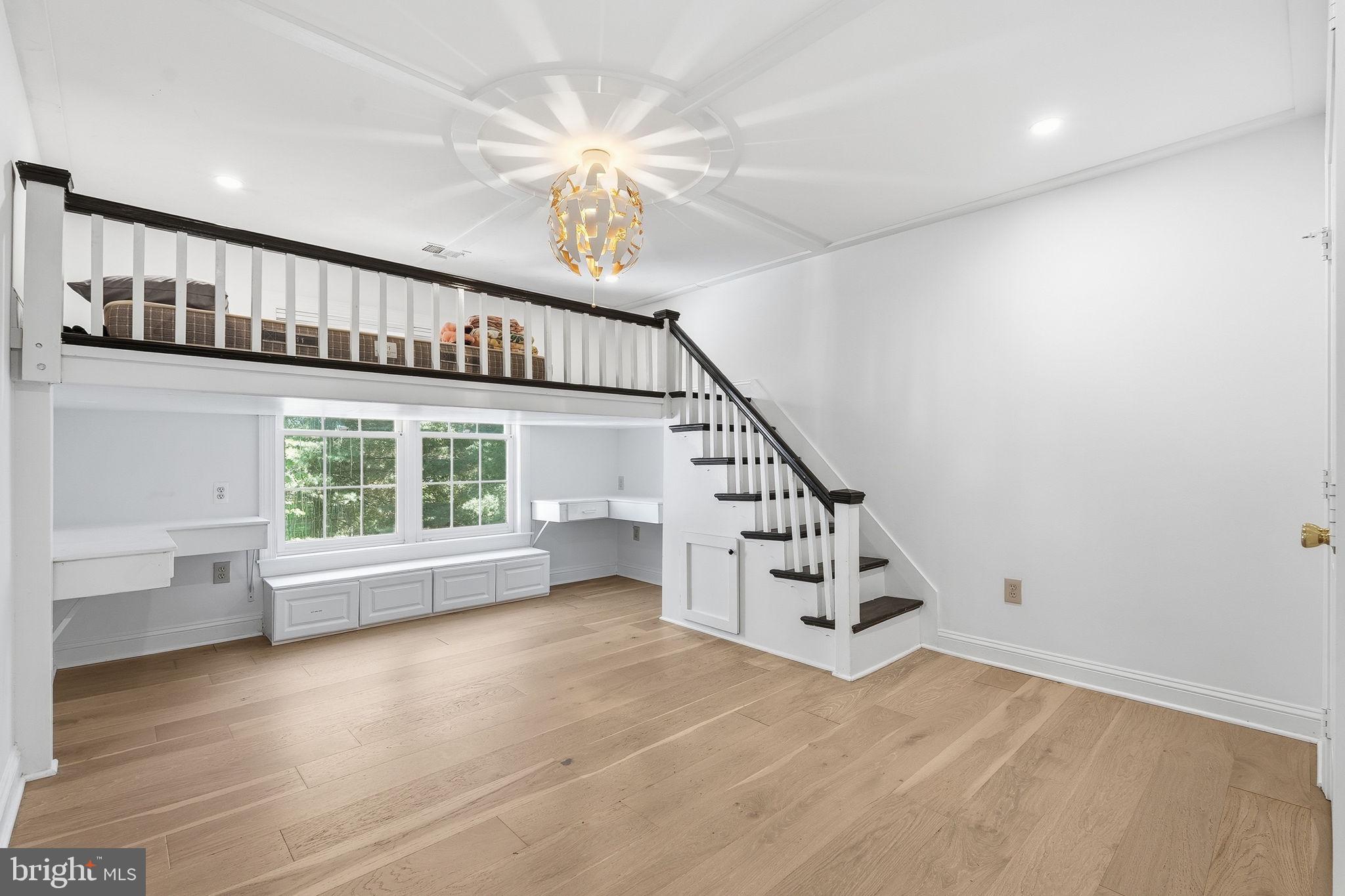 HICKORY CREEK ESTATES - Residential