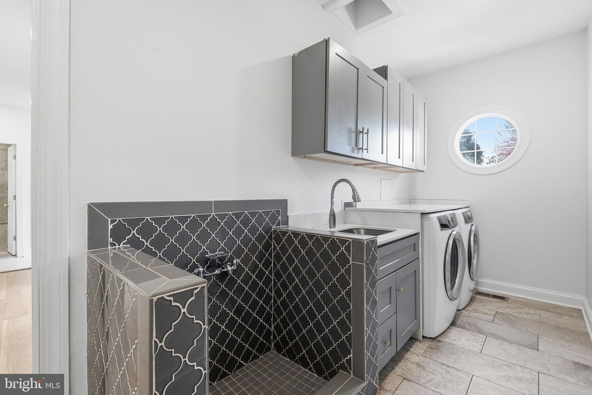 HICKORY CREEK ESTATES - Residential