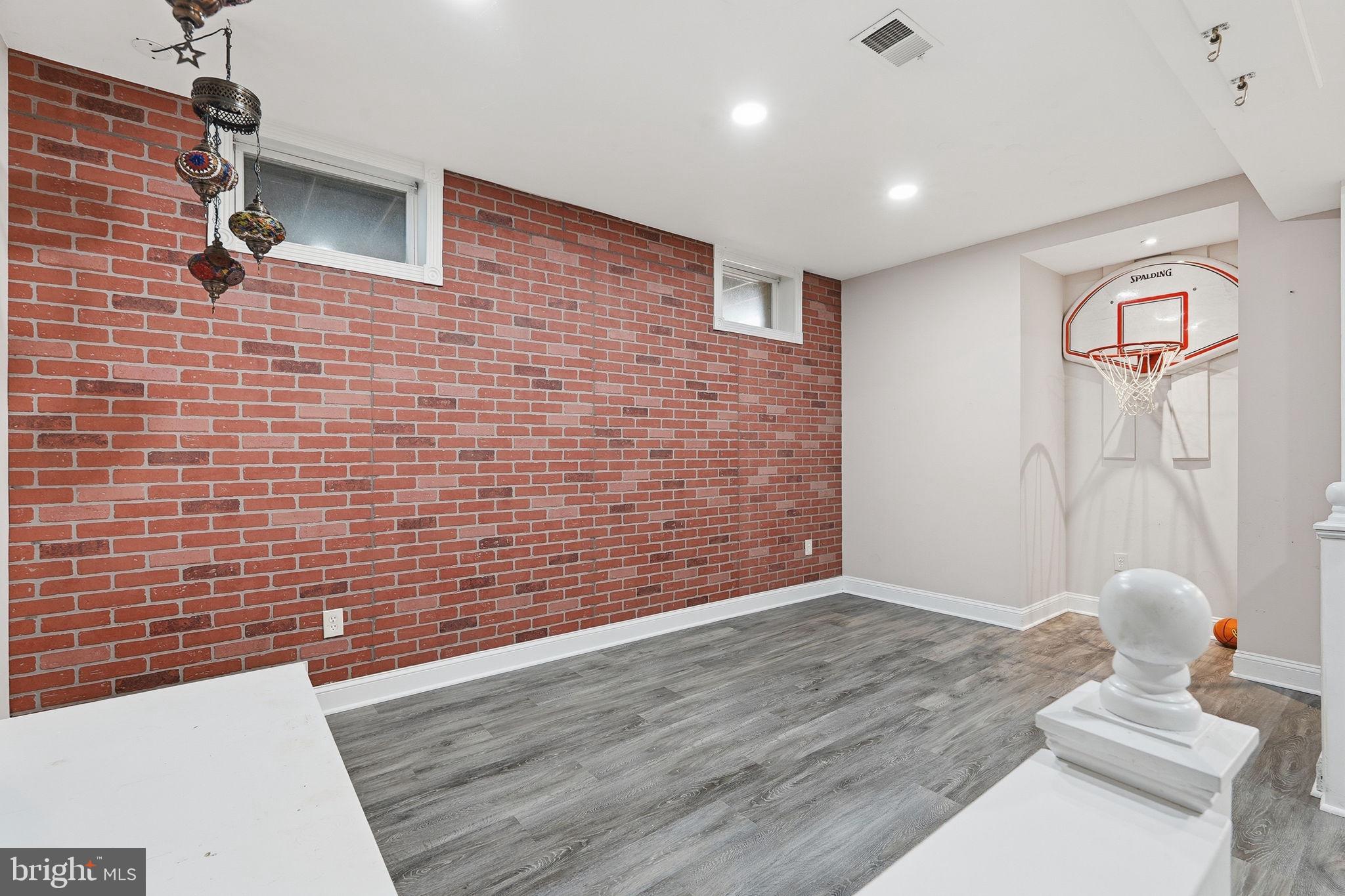 HICKORY CREEK ESTATES - Residential