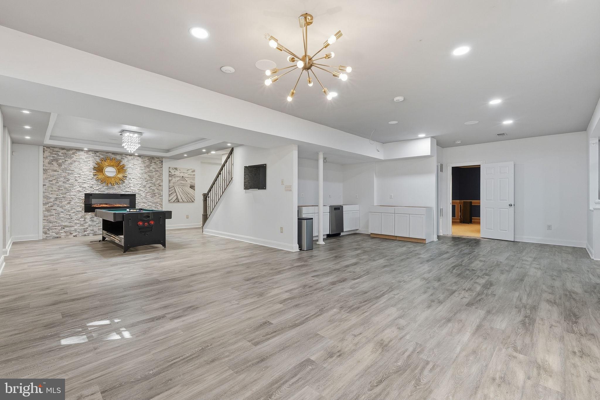 HICKORY CREEK ESTATES - Residential