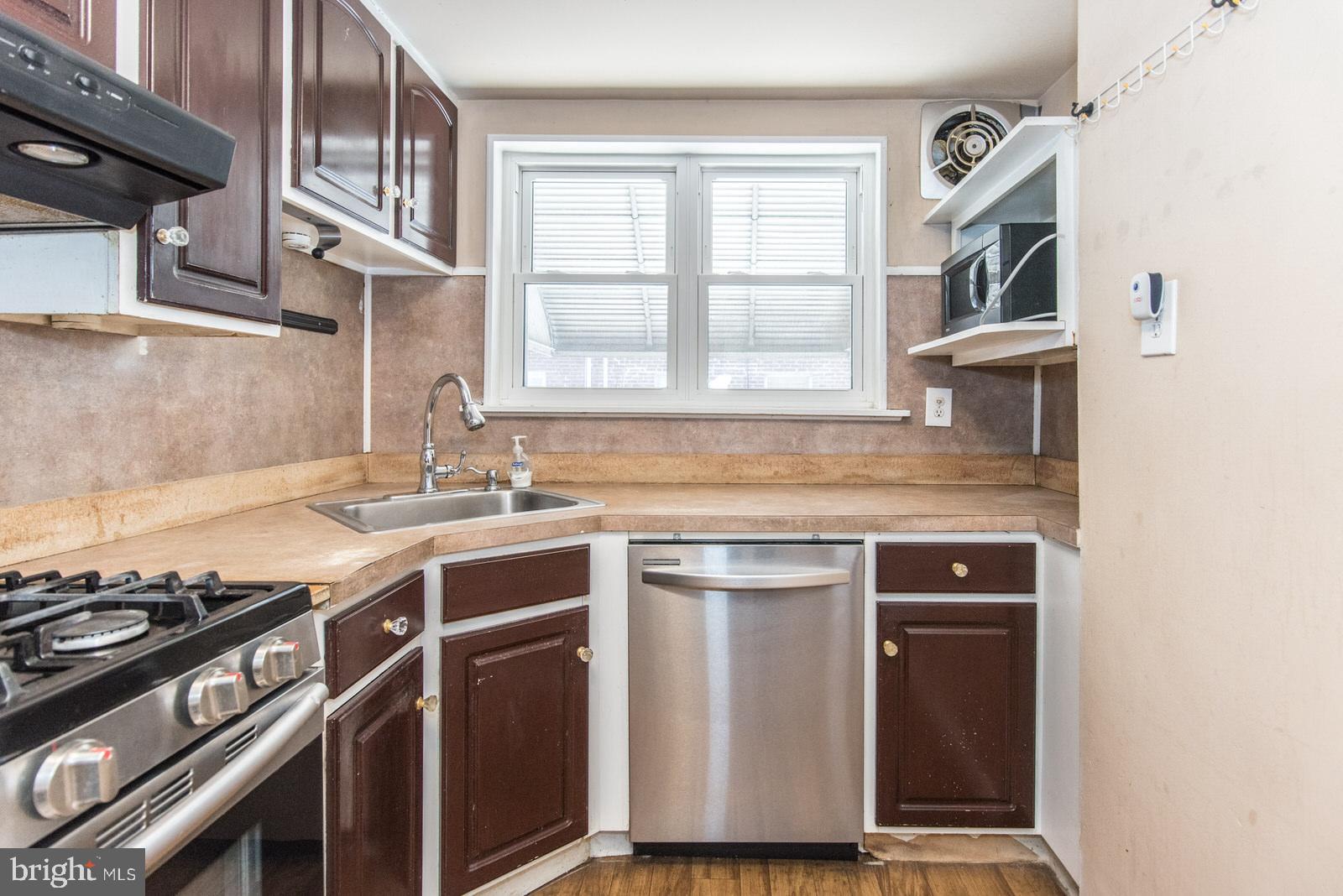 LAWNCREST - Residential