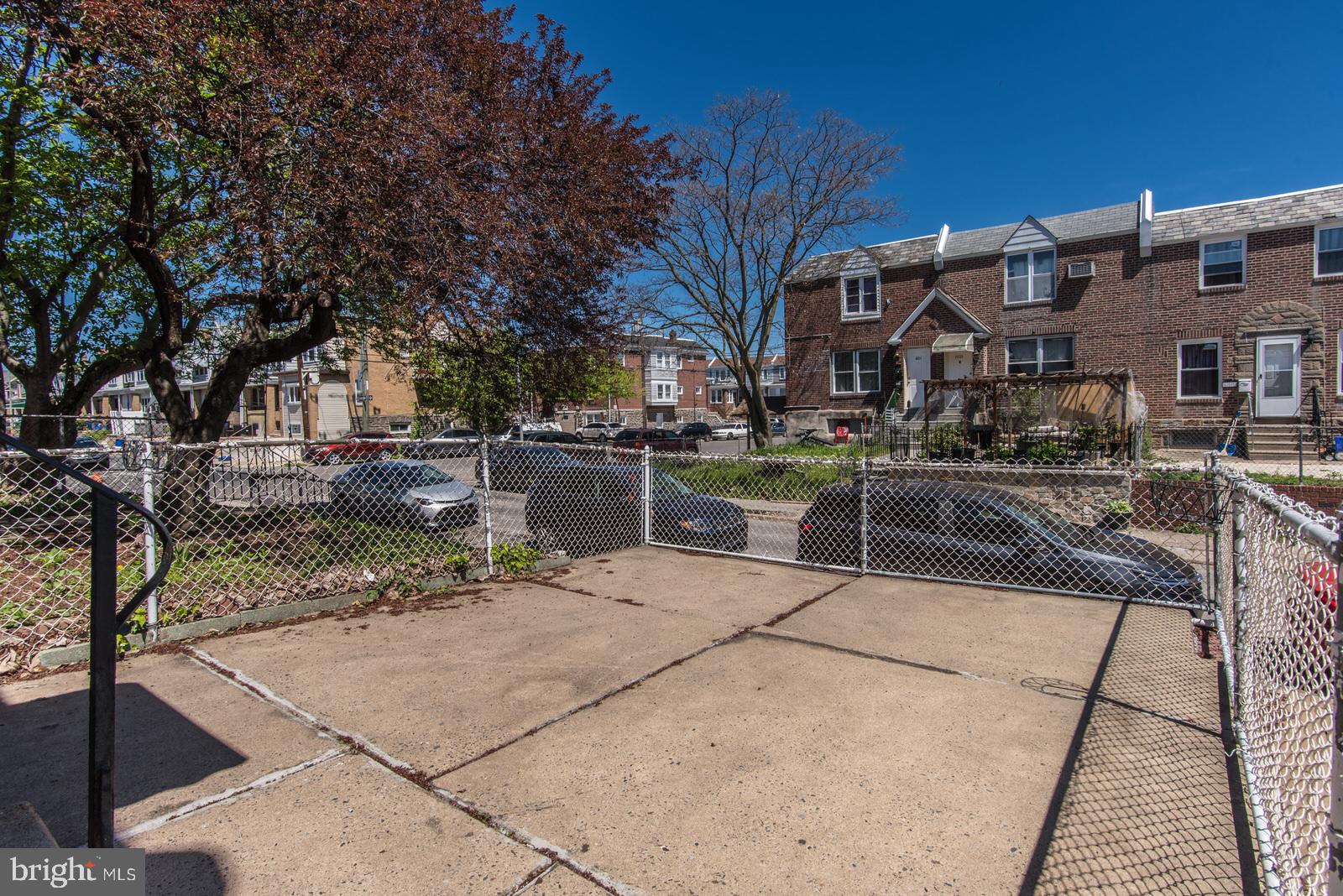 LAWNCREST - Residential