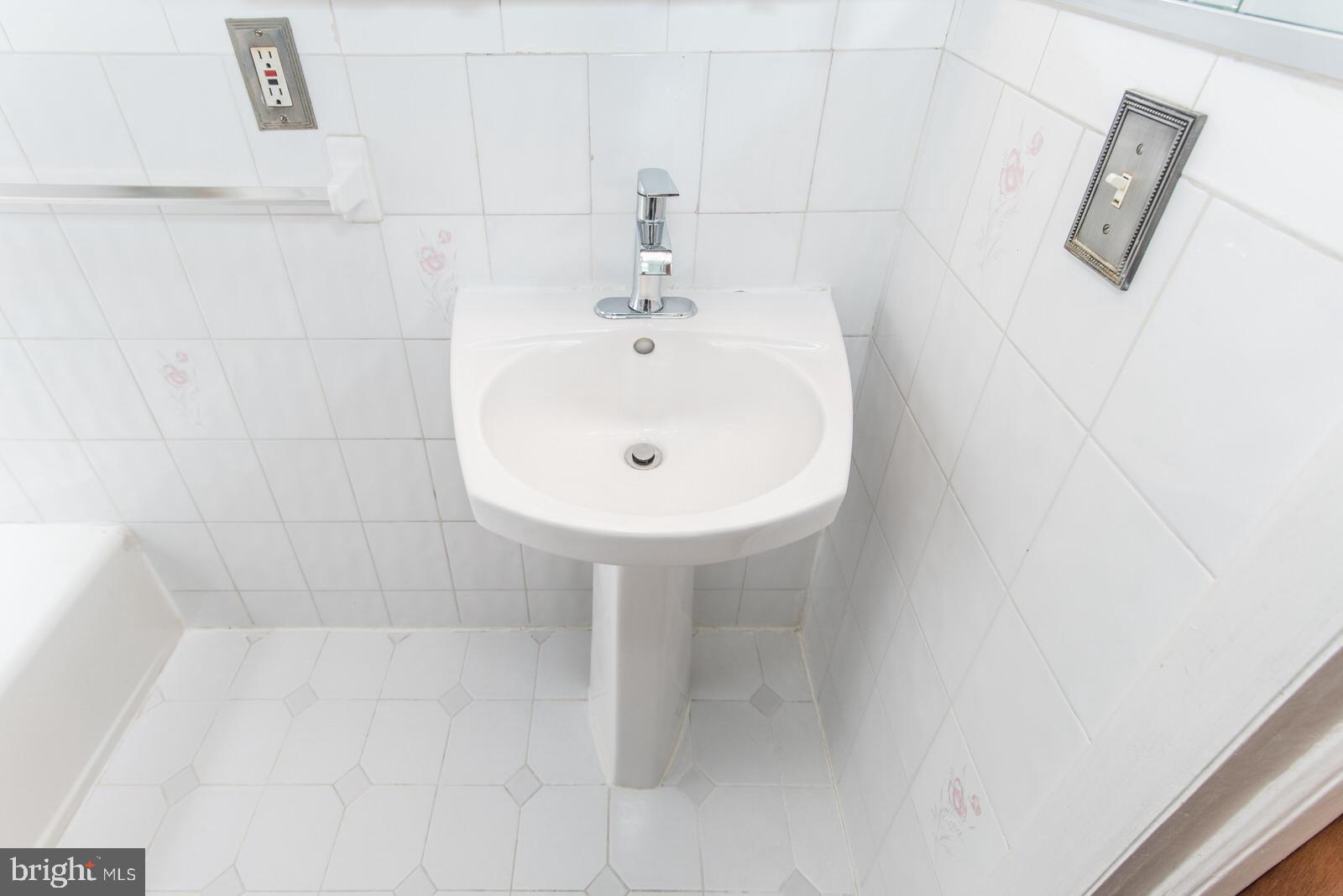 LAWNCREST - Residential