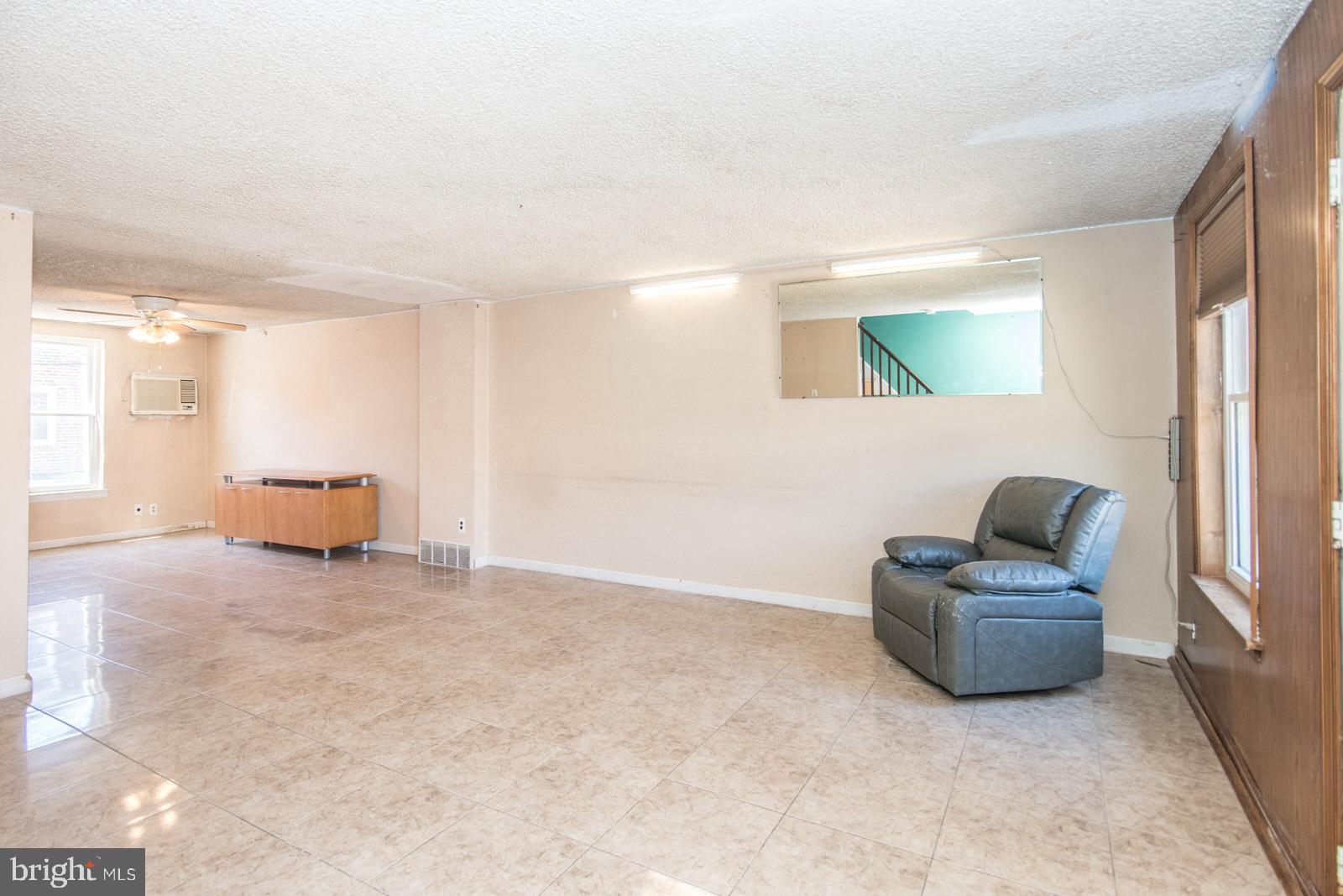 LAWNCREST - Residential