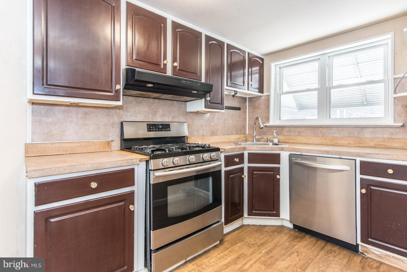 LAWNCREST - Residential