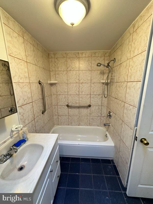 PASSYUNK SQUARE - Residential Income