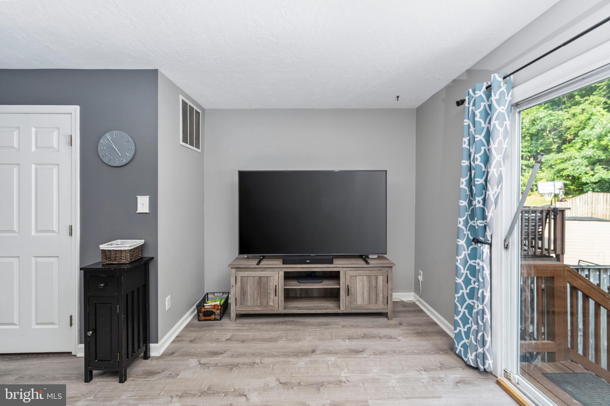 AMYCLAE ESTATES - Residential Lease