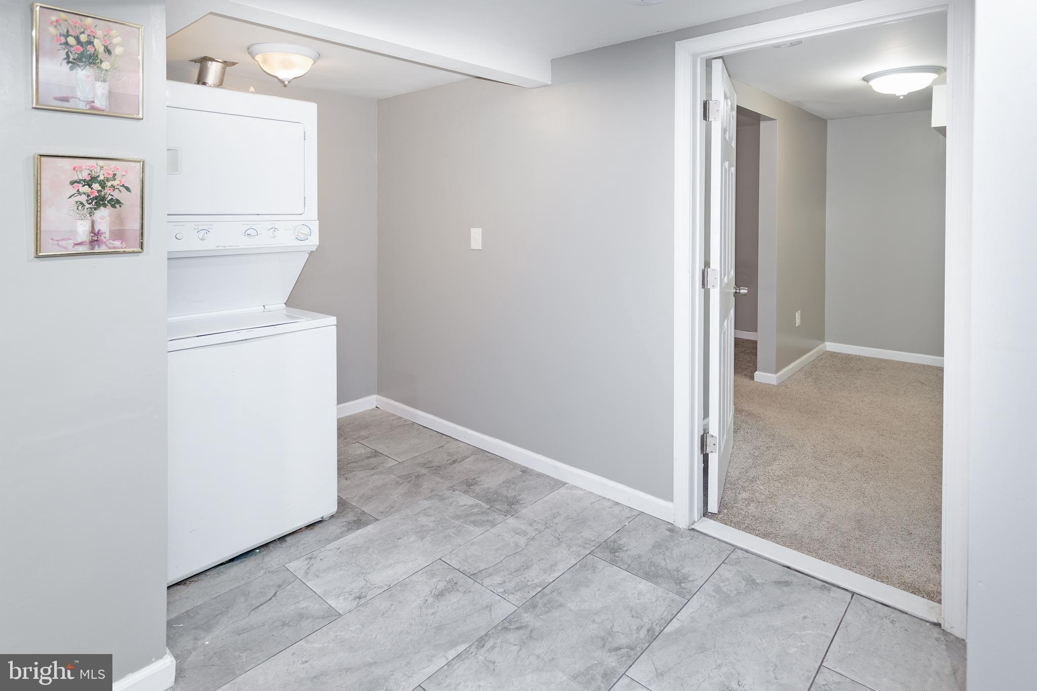 WEST SPRINGFIELD VILLAGE - Residential