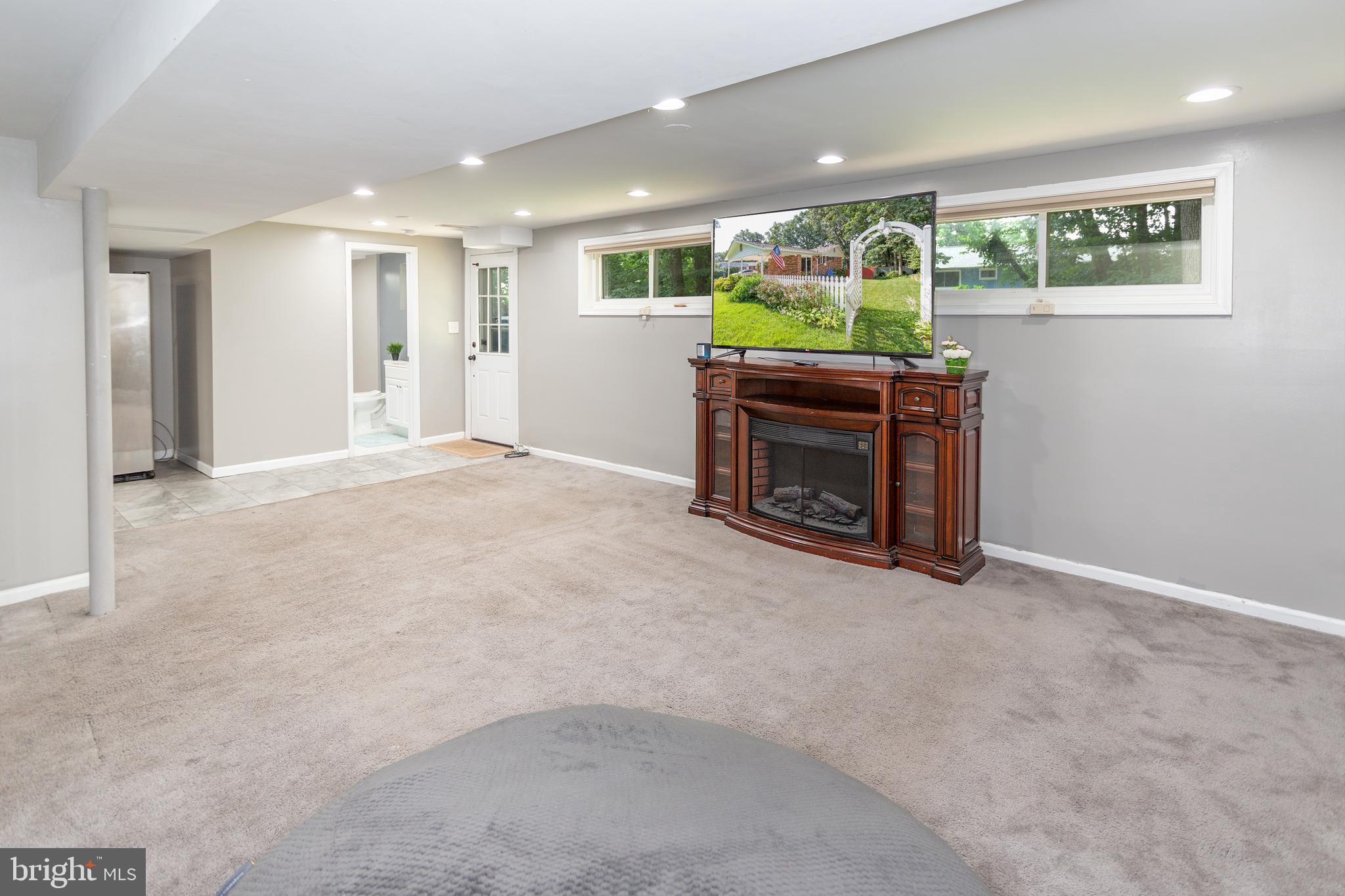 WEST SPRINGFIELD VILLAGE - Residential