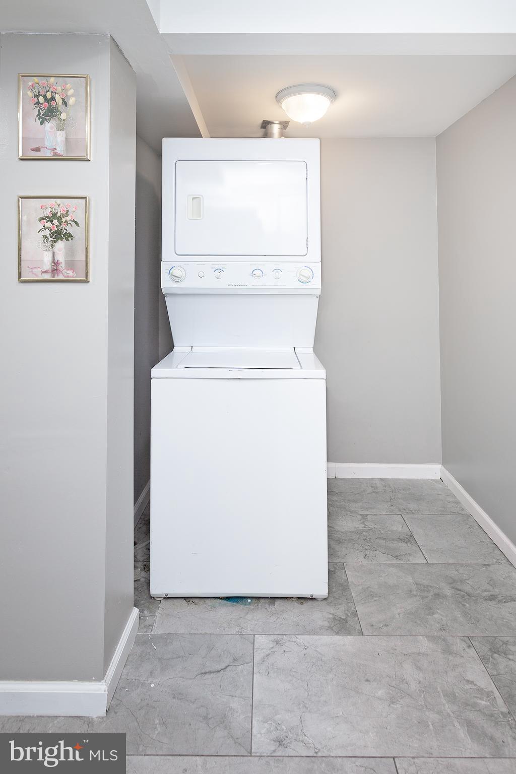 WEST SPRINGFIELD VILLAGE - Residential