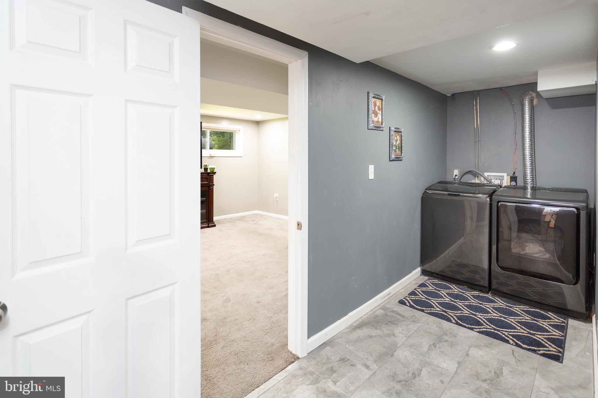 WEST SPRINGFIELD VILLAGE - Residential