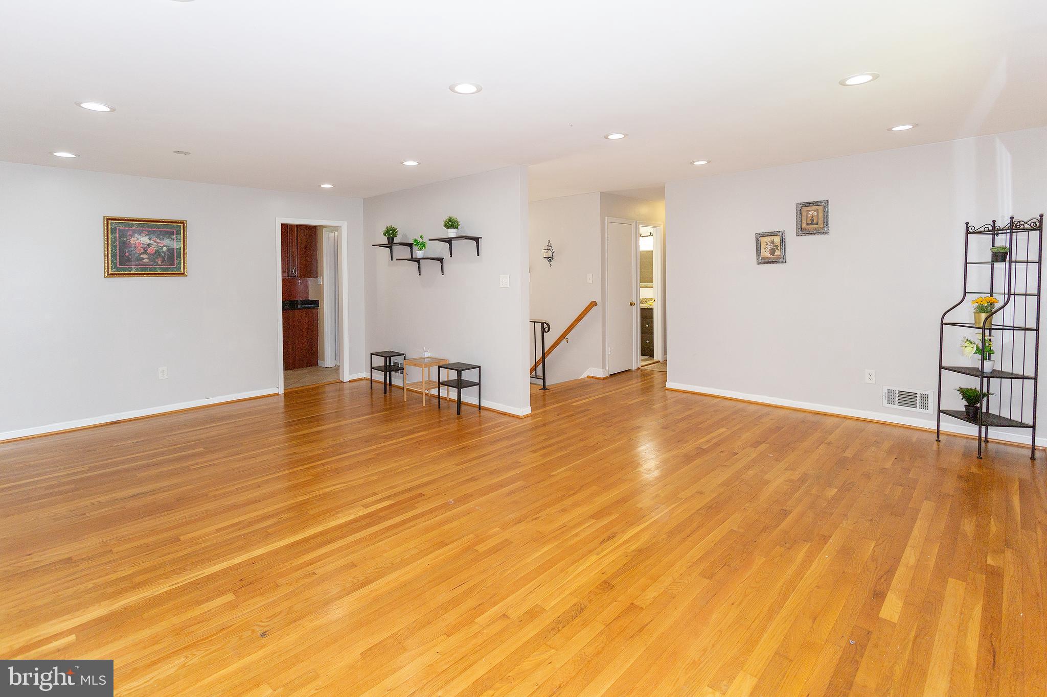 WEST SPRINGFIELD VILLAGE - Residential