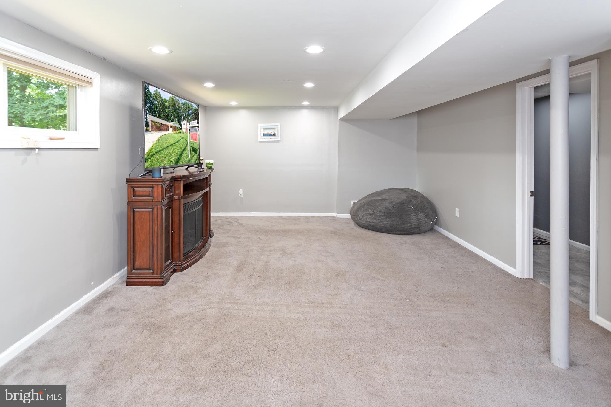 WEST SPRINGFIELD VILLAGE - Residential