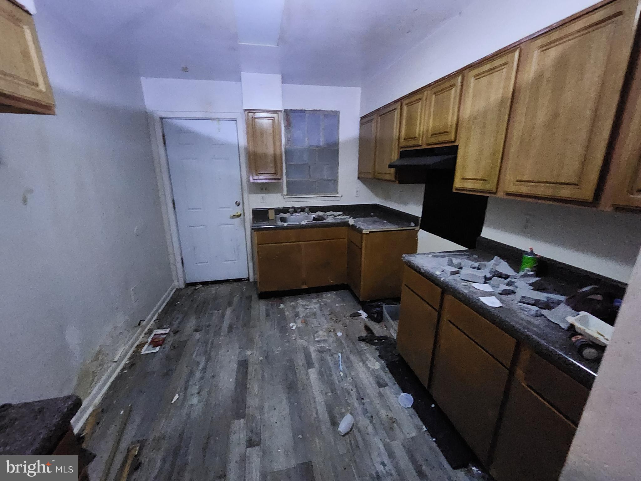 BROADWAY EAST - Residential