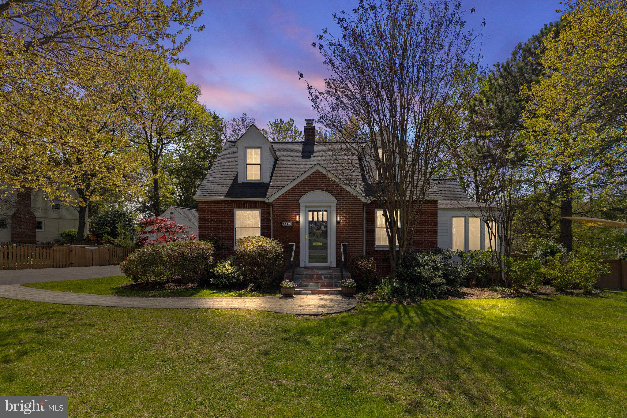 LEE HEIGHTS - Residential