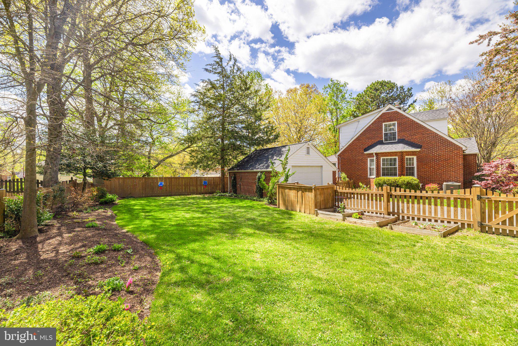 LEE HEIGHTS - Residential