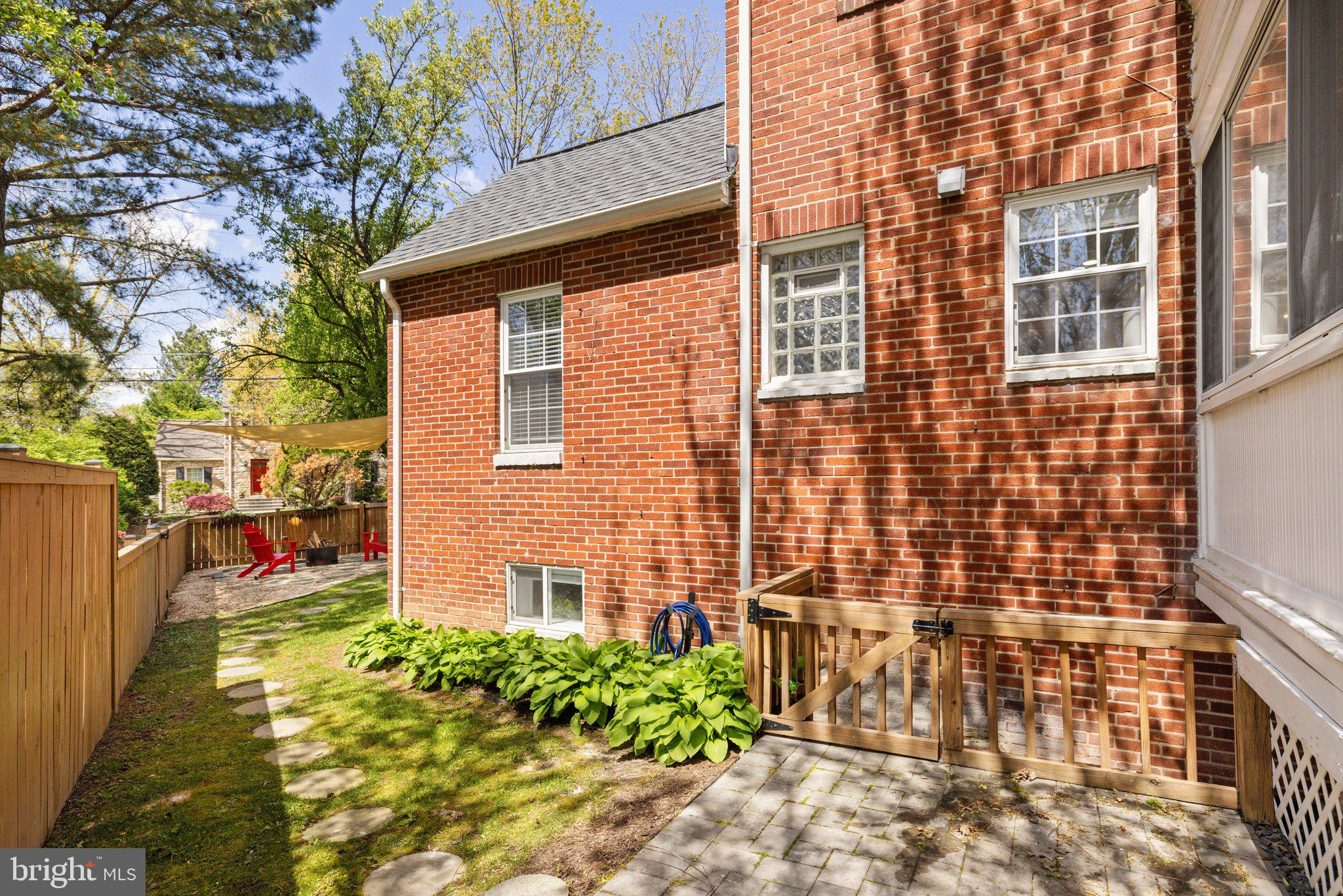 LEE HEIGHTS - Residential