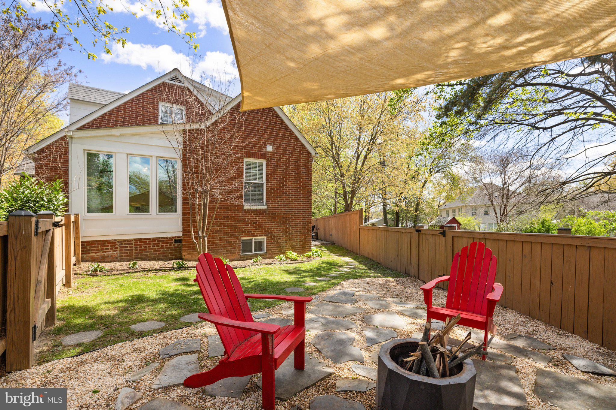 LEE HEIGHTS - Residential