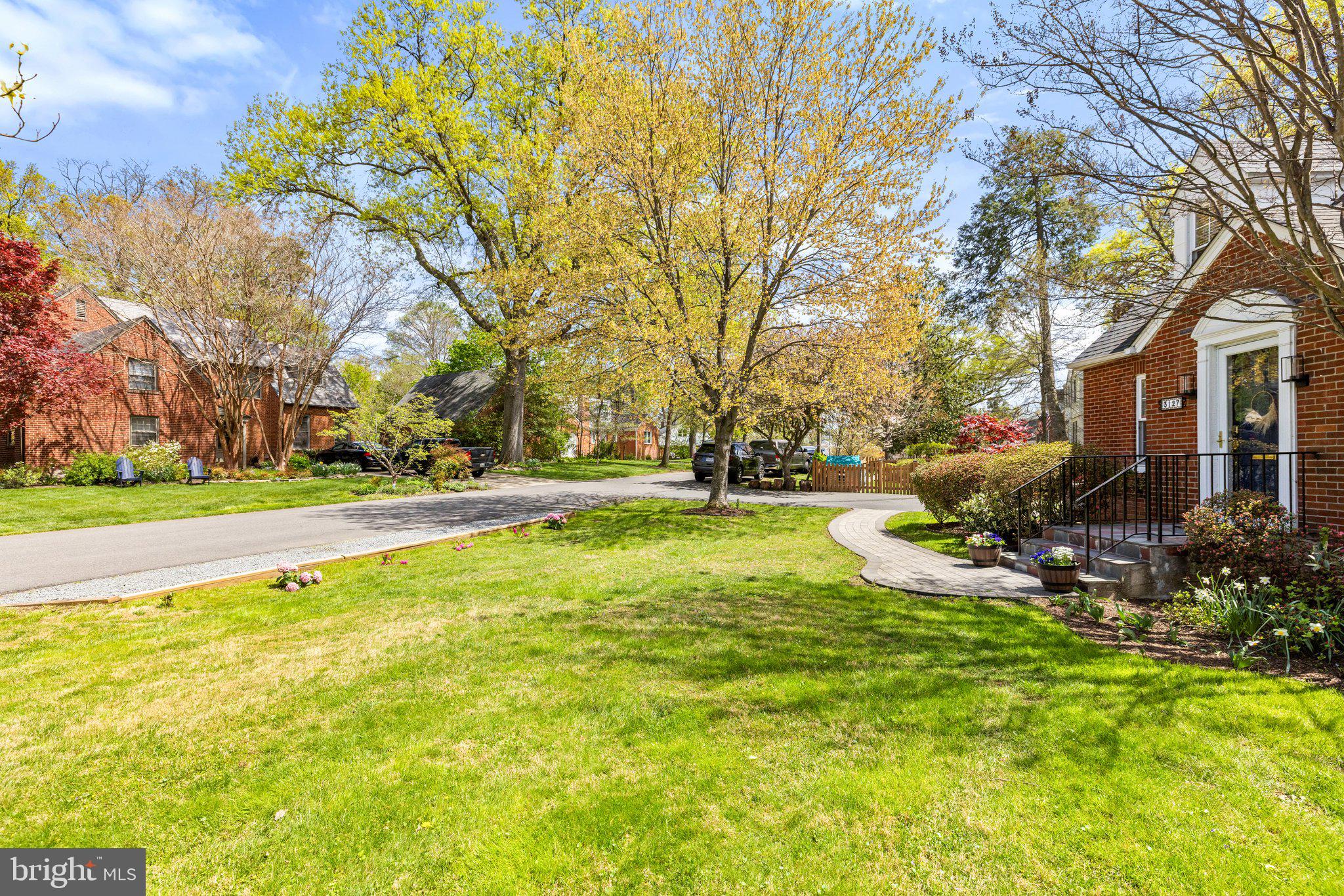 LEE HEIGHTS - Residential