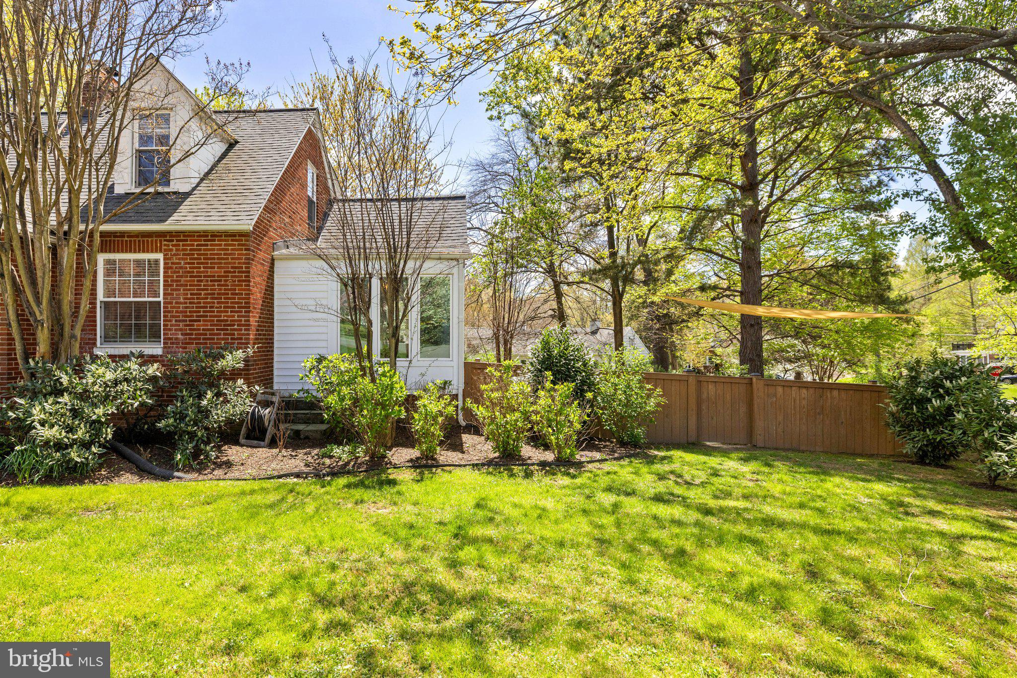 LEE HEIGHTS - Residential