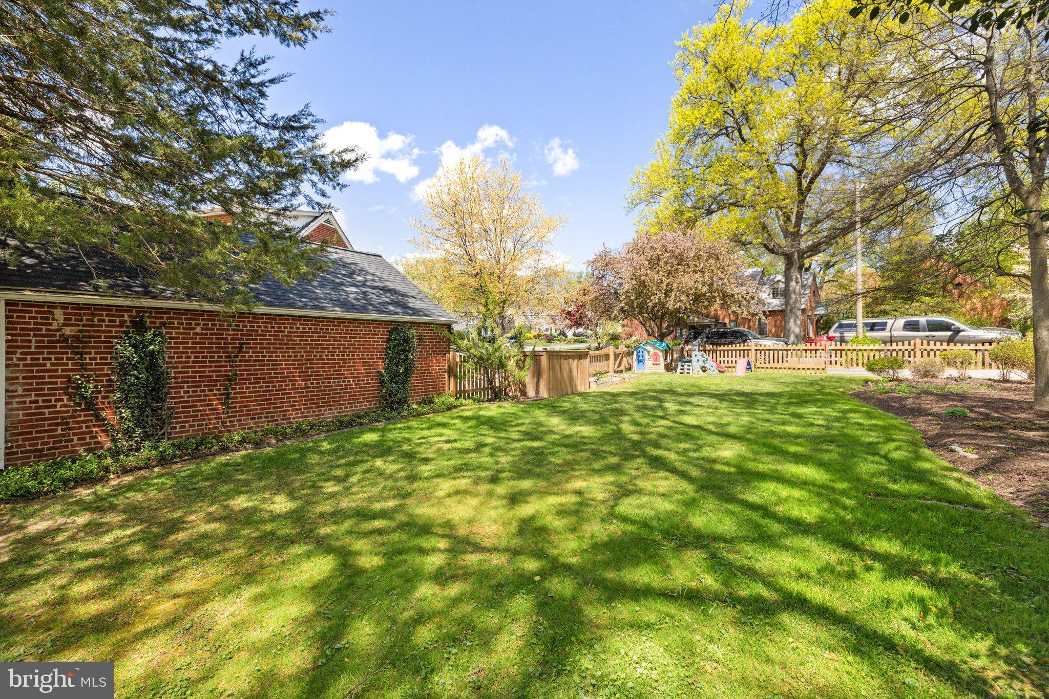 LEE HEIGHTS - Residential