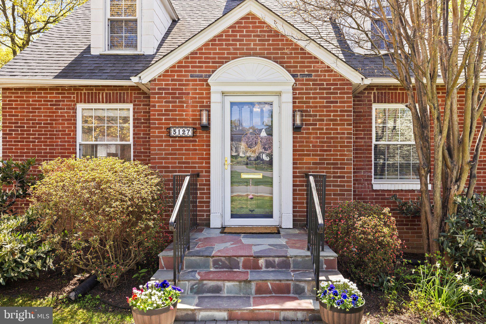 LEE HEIGHTS - Residential