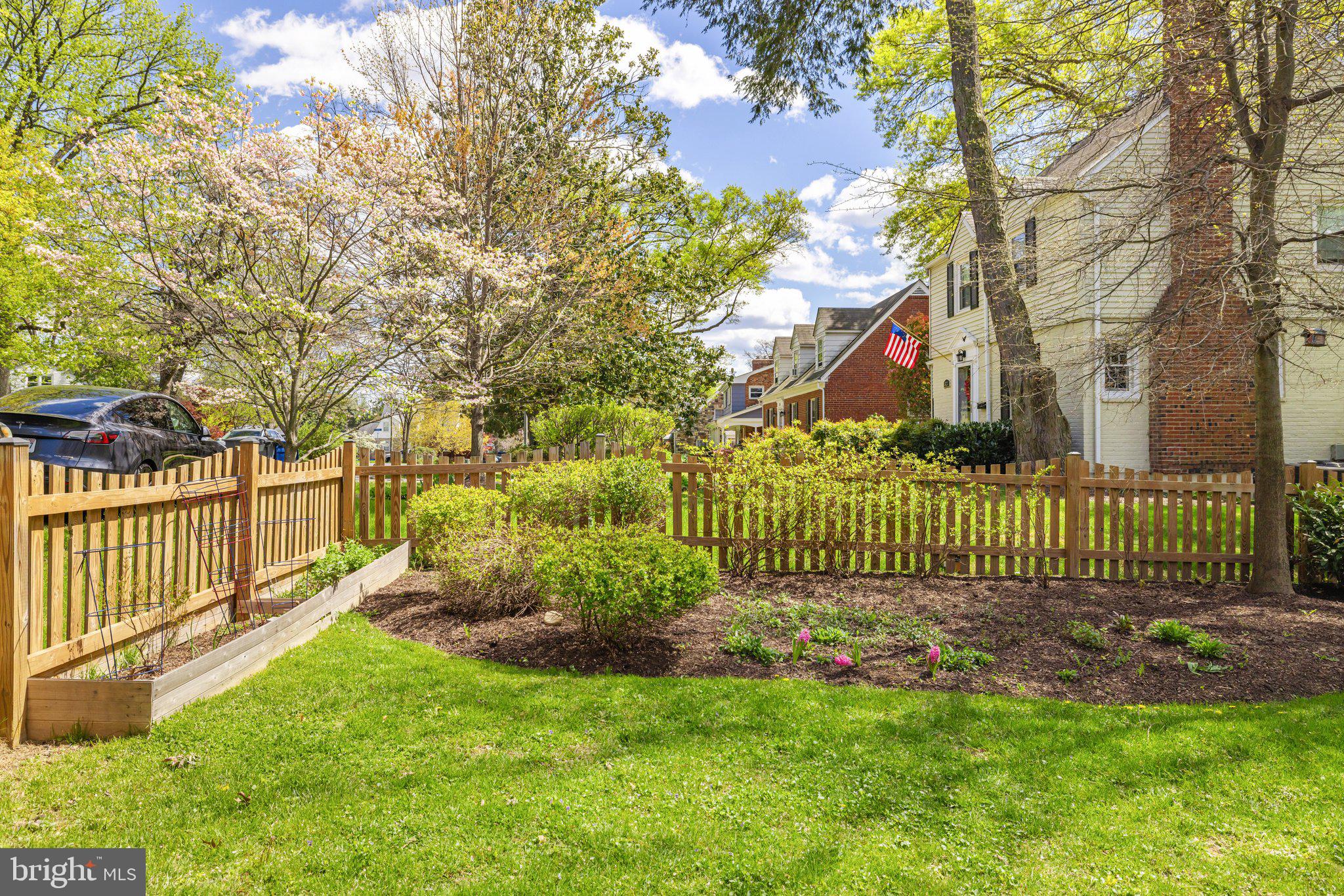 LEE HEIGHTS - Residential