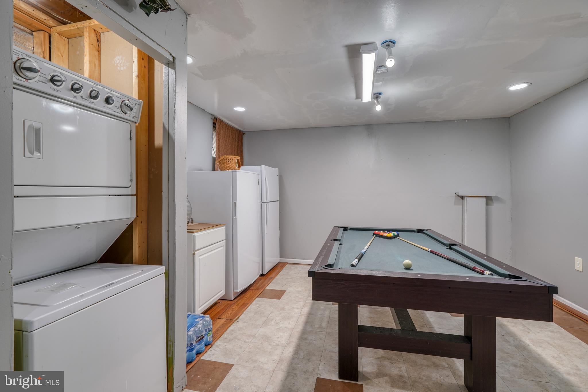 SIMMONS ACRES - Residential