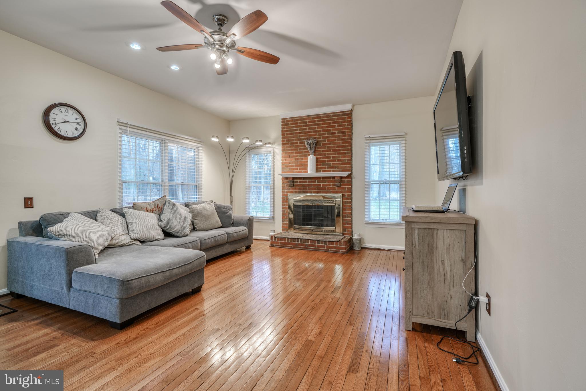 SIMMONS ACRES - Residential