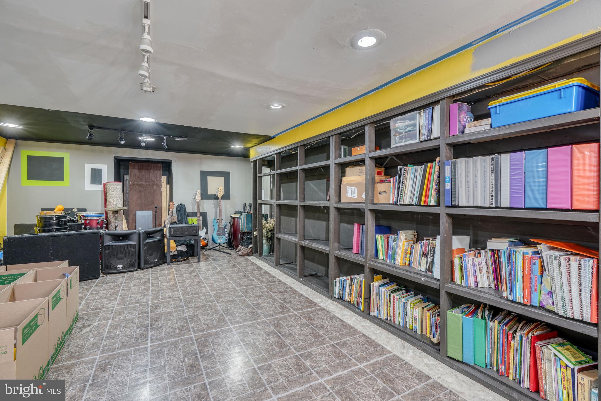 SIMMONS ACRES - Residential