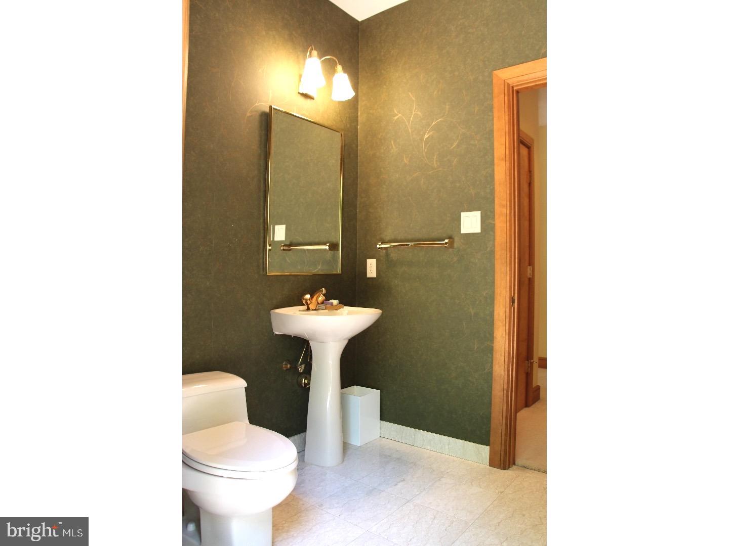 RADNOR HUNT - Residential