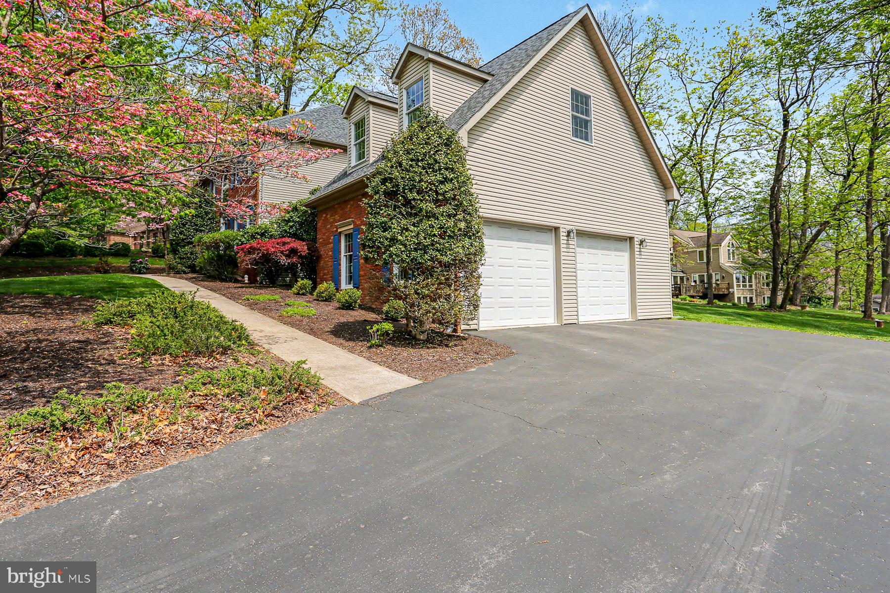 4713 GREAT OAK LANE