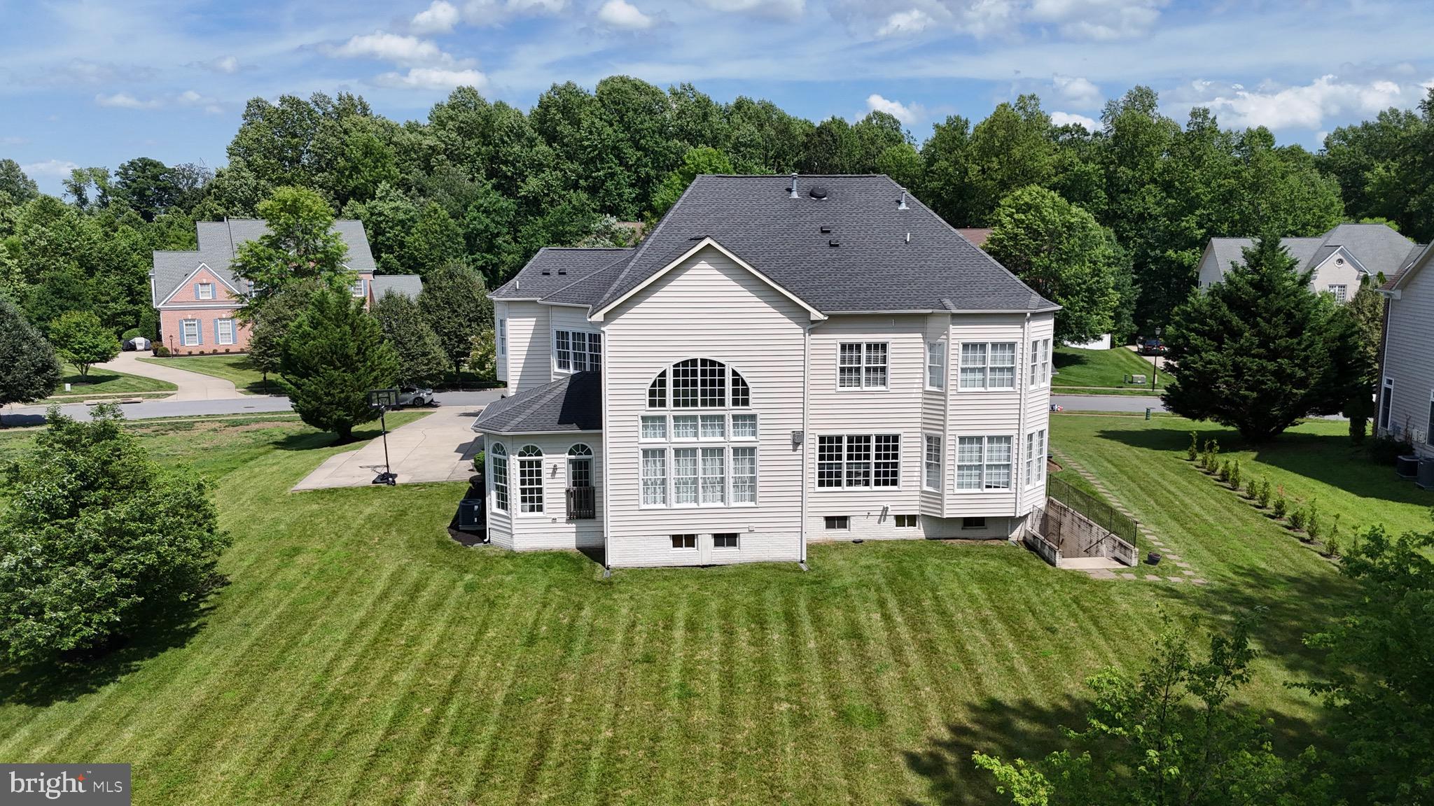 5506 WILLOW GROVE COURT