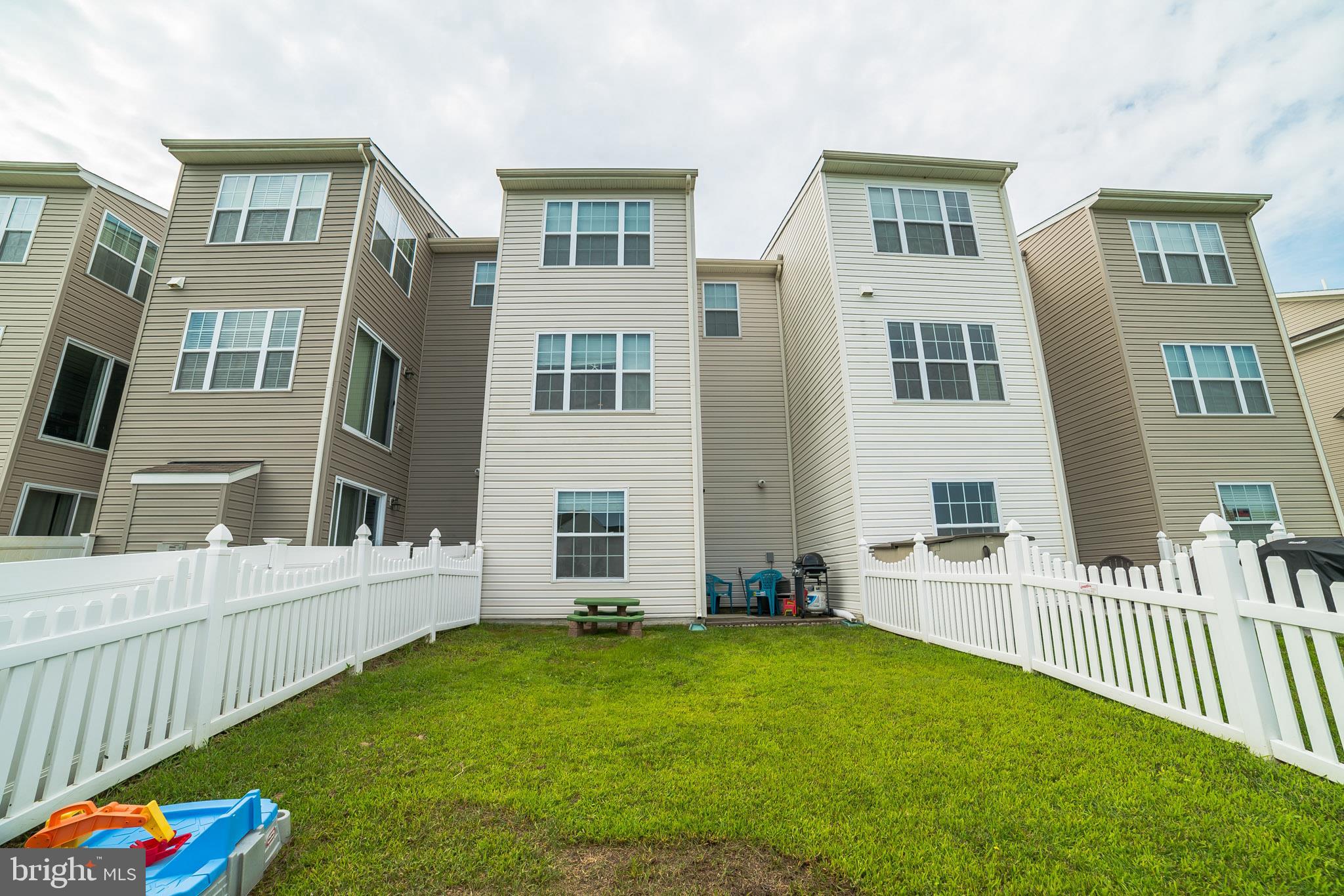 LAKES AT STANSBURY SHORE - Residential