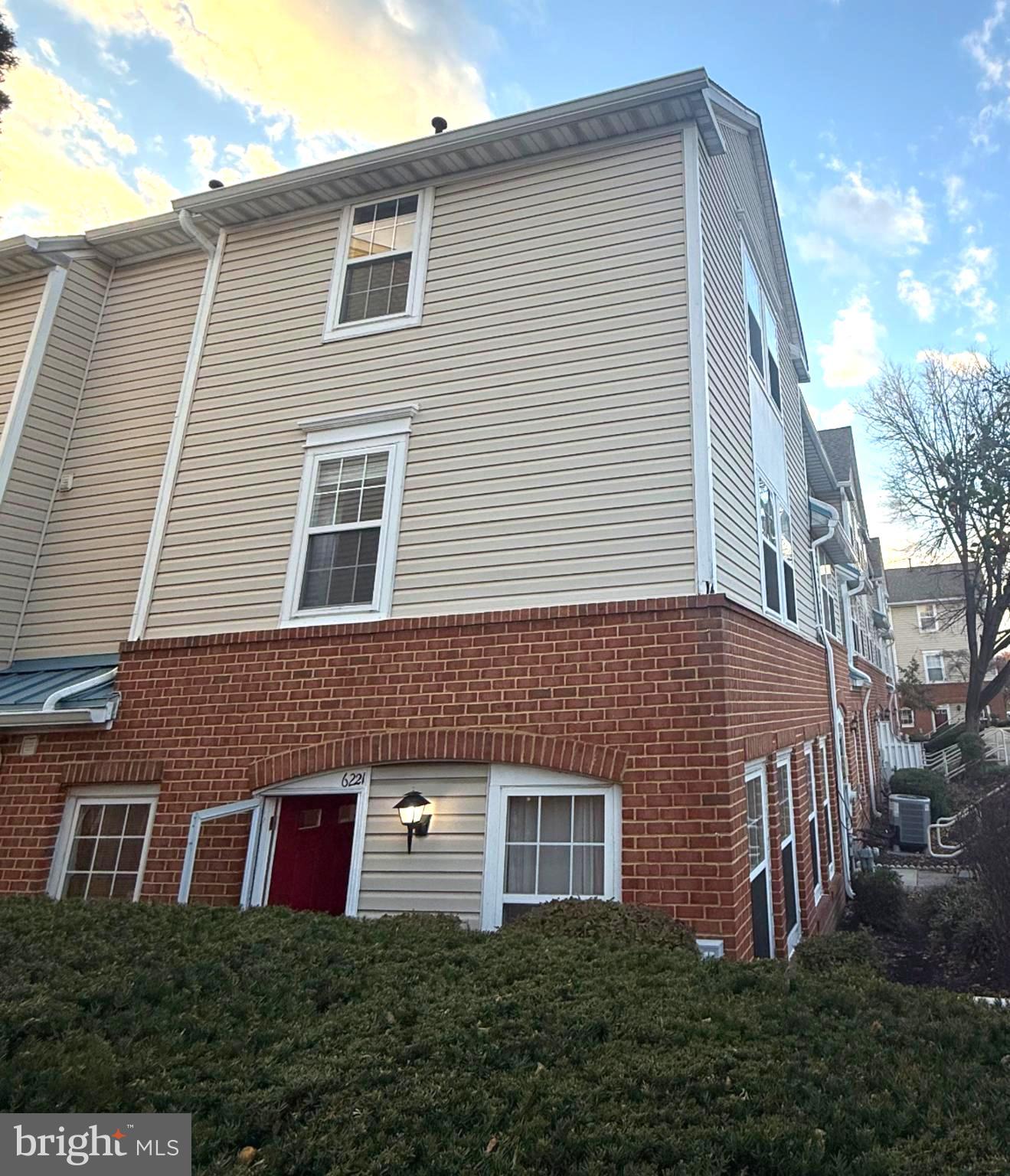 6221 SANDPIPER COURT 7